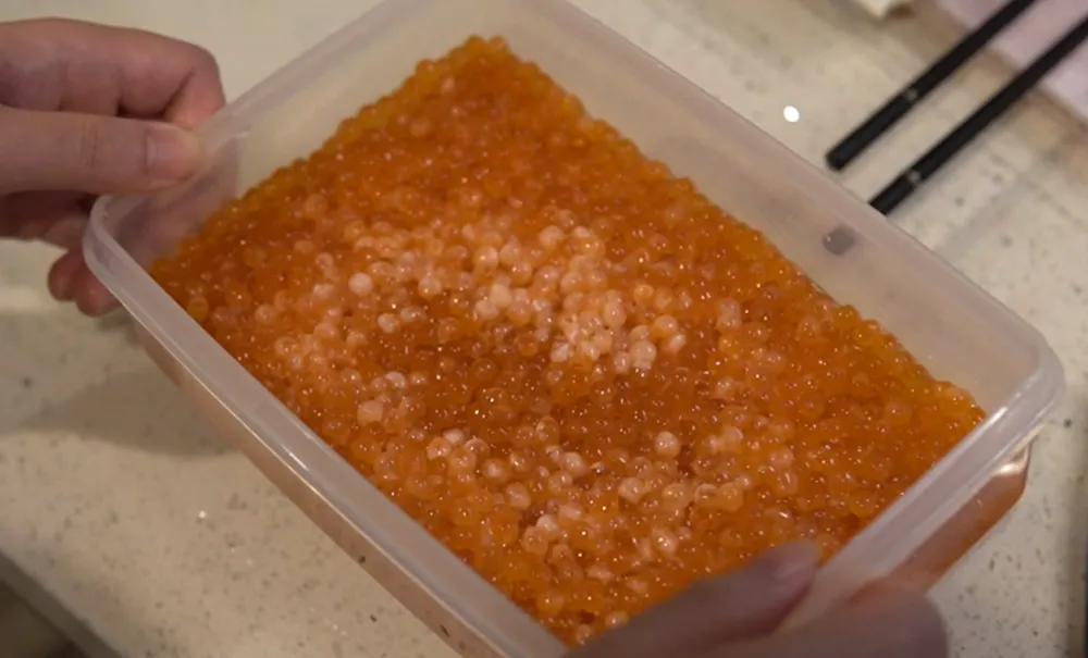 晶莹通透的橘黄色